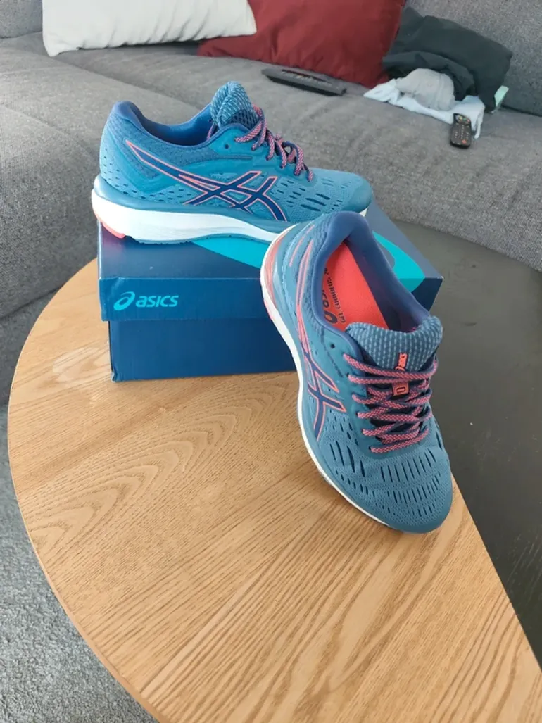 Used Asics Gel-Cumulus 20 bike — image 2 of 10