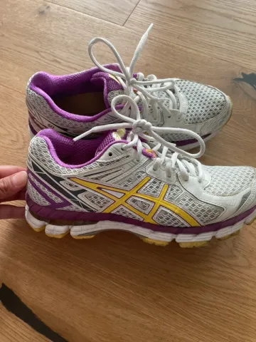 Tweedehands Asics Laufschuhe Running Shoes