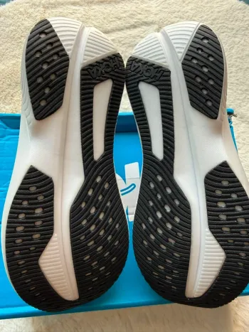 Used Hoka Mach 6 bike — image 7 of 9