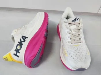 Used Hoka Clifton 9 Running Shoes