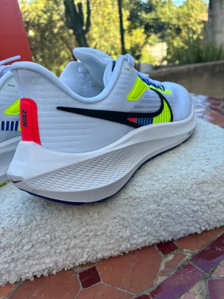Used Pegasus Nike Air Zoom 39 NN GS bike — image 4 of 15