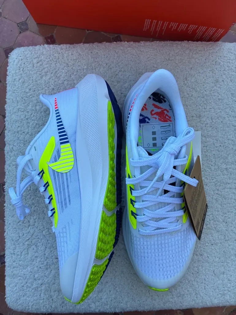 Used Pegasus Nike Air Zoom 39 NN GS bike — image 14 of 15
