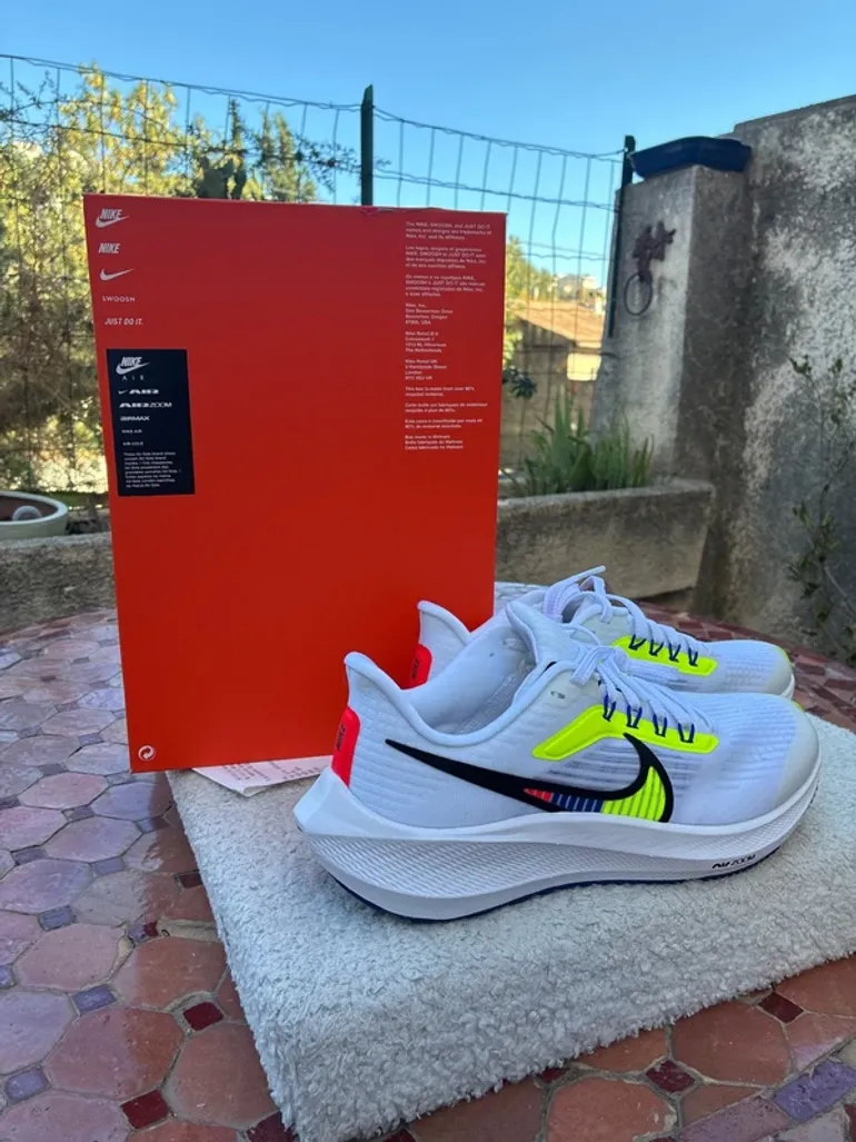Used Pegasus Nike Air Zoom 39 NN GS bike — image 2 of 15