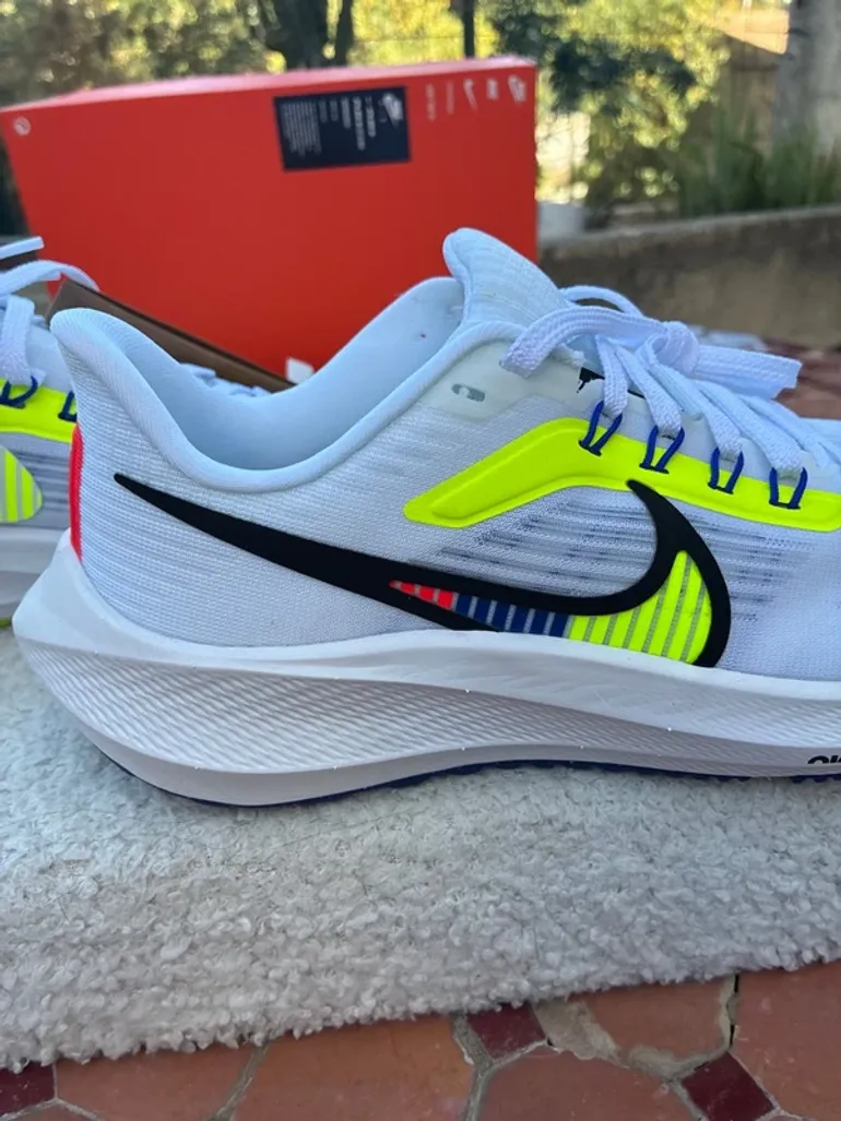 Used Pegasus Nike Air Zoom 39 NN GS bike — image 6 of 15