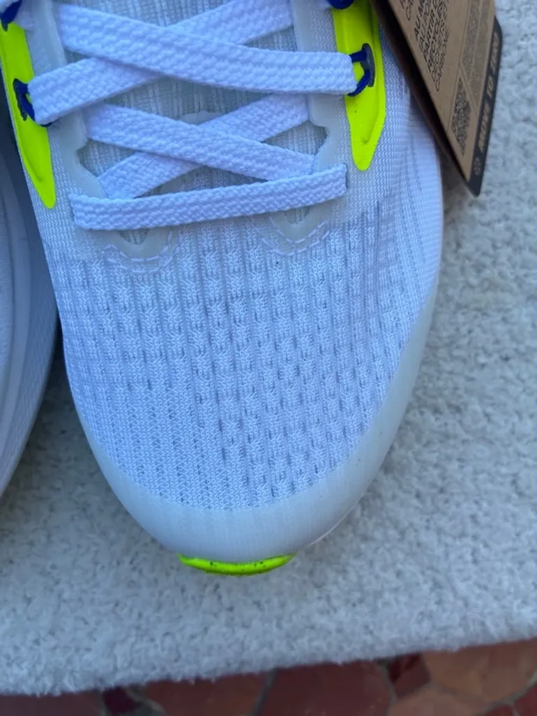 Used Pegasus Nike Air Zoom 39 NN GS bike — image 10 of 15