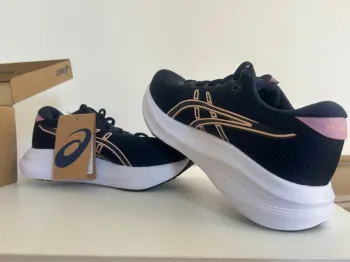 Used Asics GEL-EXCITE 11 Running Shoes