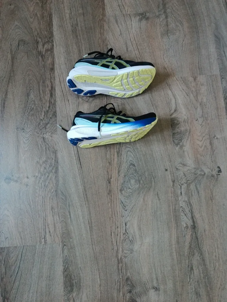 Used Asics Gel-Kayano 30 bike — image 2 of 5