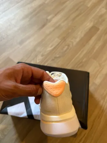Used Premium Adizero Boston 13 W bike — image 6 of 9