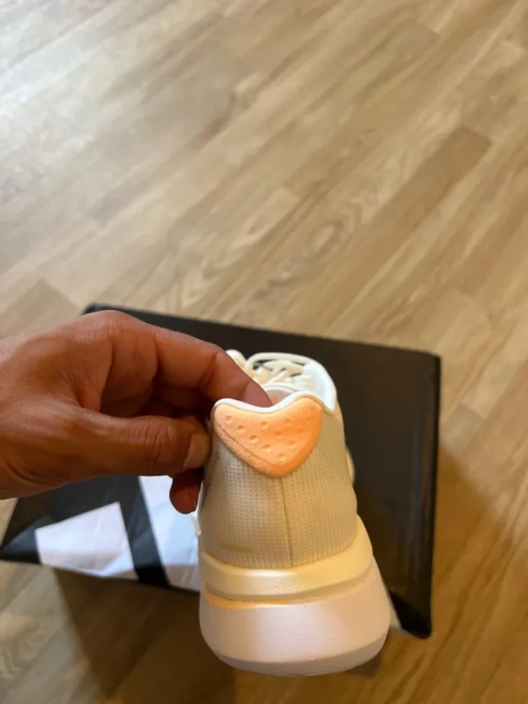 Used Premium Adizero Boston 13 W bike — image 6 of 9