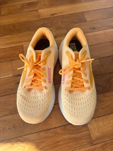 Used Brooks Ghost Max 3 Running Shoes