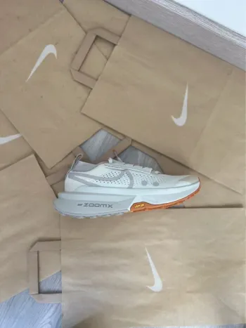 100% ZoomX Zegama Trail 2 bike usato — immagine 9 di 9