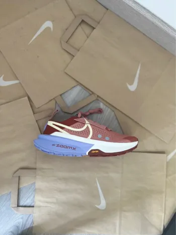 Tweedehands 100% Nike ZoomX Zegama Trail 2 bike — afbeelding 4 van 4