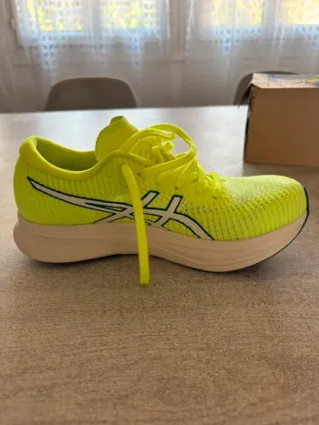 Used Asics Magic Speed 2 bike — image 3 of 5