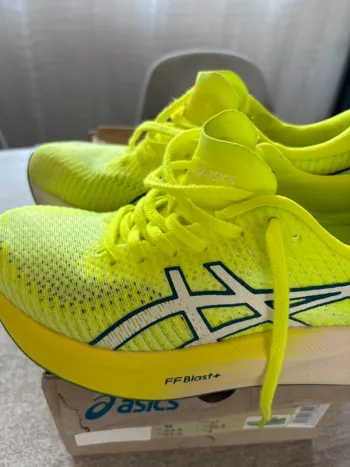 Used Asics Magic Speed 2 bike — image 2 of 5