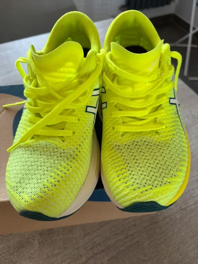 Used Asics Magic Speed 2 bike — image 4 of 5
