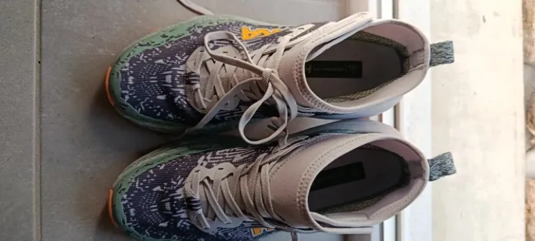 Tweedehands Hoka Speedgoat 6 Mid GTX bike — afbeelding 6 van 11