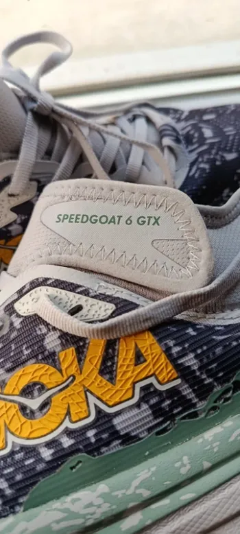 Tweedehands Hoka Speedgoat 6 Mid GTX bike — afbeelding 5 van 11