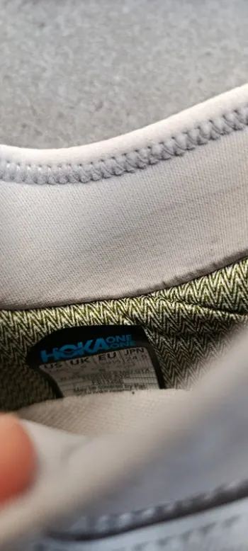 Tweedehands Hoka Speedgoat 6 Mid GTX bike — afbeelding 9 van 11