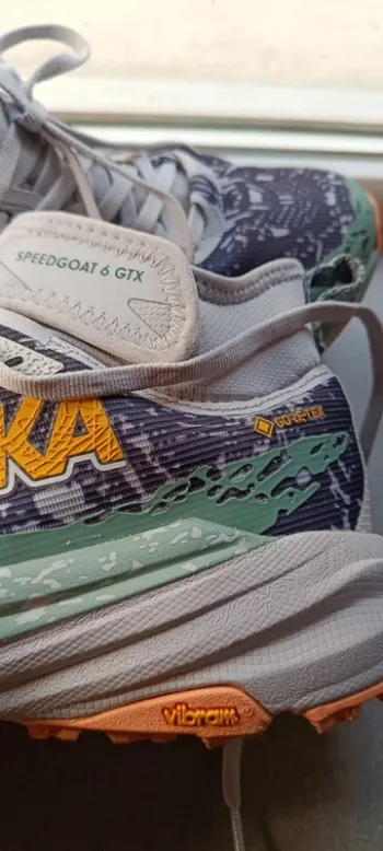 Tweedehands Hoka Speedgoat 6 Mid GTX bike — afbeelding 4 van 11