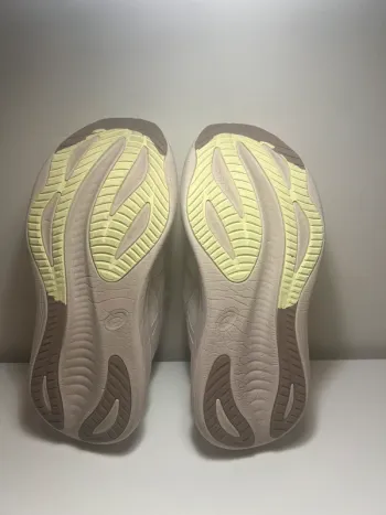 Used Asics Gel Nimbus 27 bike — image 4 of 5