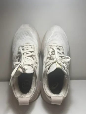 Used Asics Gel Nimbus 27 bike — image 3 of 5