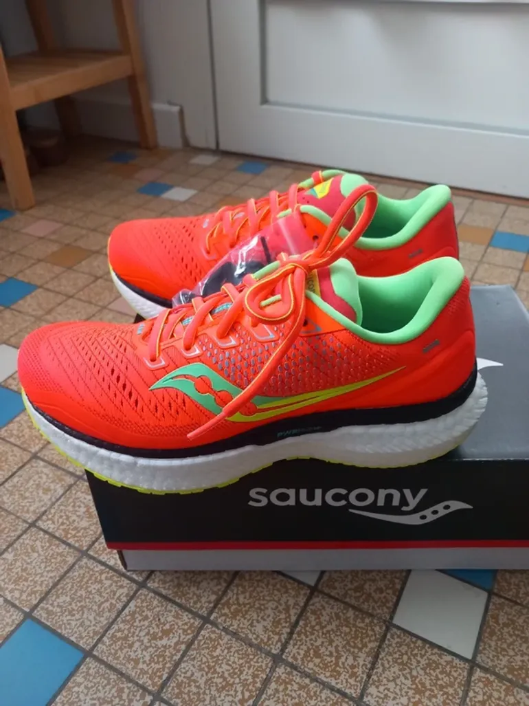 Saucony Triumph 18 bike d'occasion — image 4 sur 8