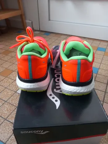 Saucony Triumph 18 bike d'occasion — image 5 sur 8