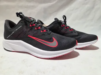 Used Nike Quest 3 Running Shoes