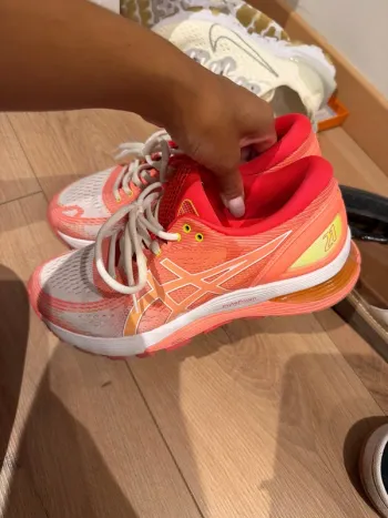 Used Asics Running Shoes bike — image 3 of 6