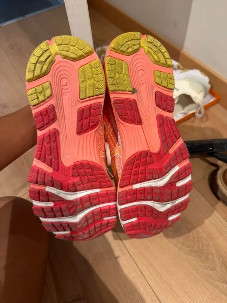 Used Asics Running Shoes bike — image 5 of 6