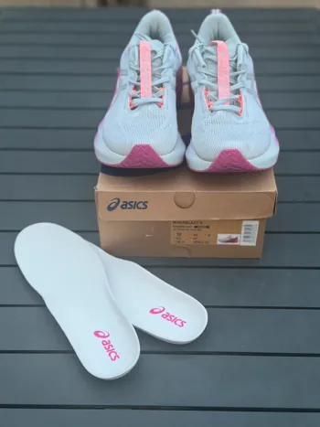 Gebrauchtes Asics Novablast 5 Running Shoes