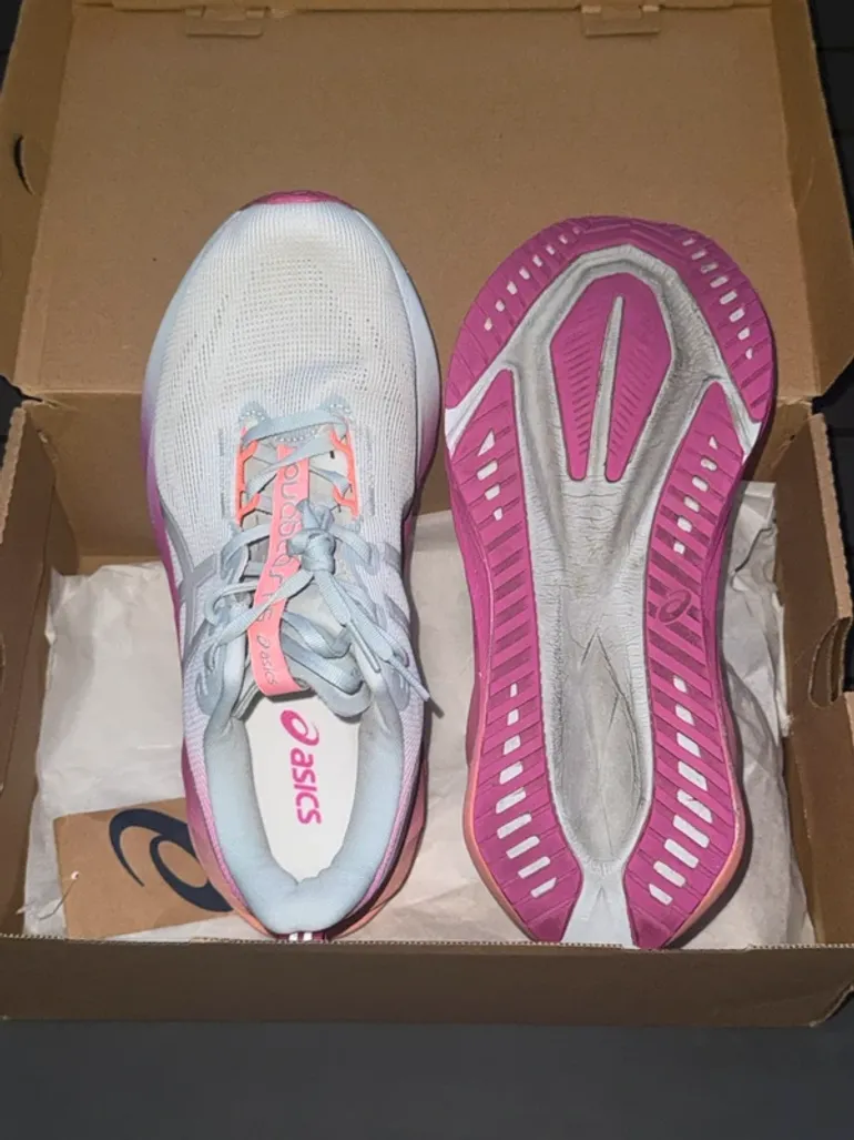 Used Asics Novablast 5 bike — image 3 of 3