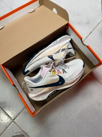 Pegasus Trail 5 Running Shoes usato