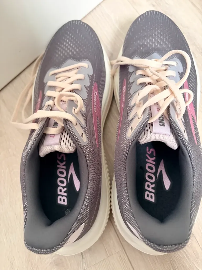 Used Brooks Ghost bike — image 4 of 6