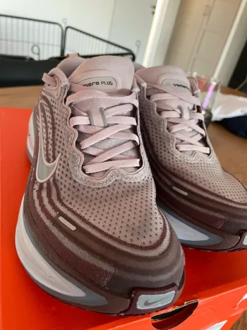 Used Nike Vomero Plus Running Shoes
