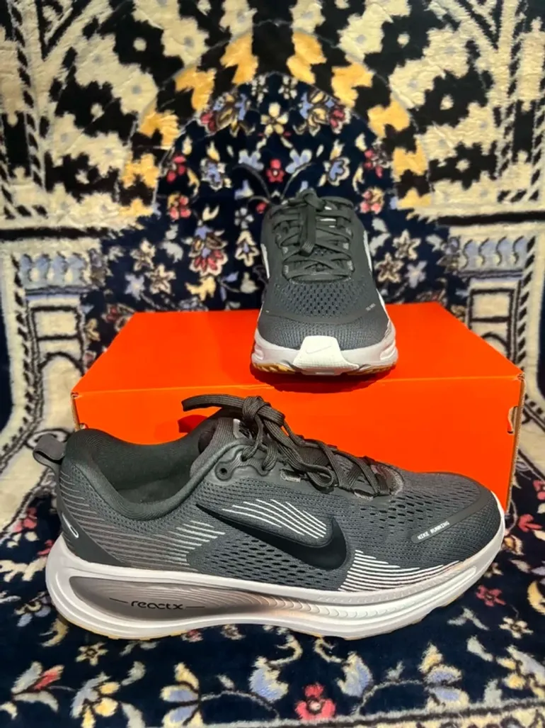Nike Vomero 18 bike d'occasion — image 2 sur 14