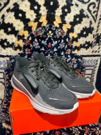 Nike Vomero 18 bike d'occasion — image 4 sur 14