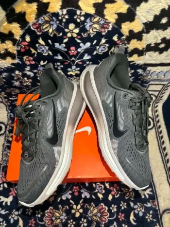Nike Vomero 18 bike d'occasion — image 3 sur 14