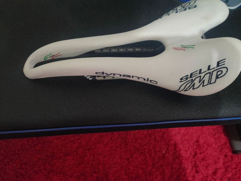 Used Selle Smp Dynamic Carbon Saddle 2025 Saddles & Seatposts