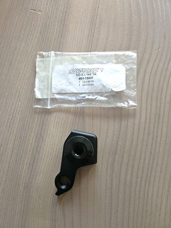 Used Santa Cruz Derailleur Hanger Kit Cycling Accessories