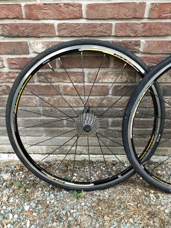 Used Mavic Ksyrium Wheelset 2011 bike — image 5 of 6