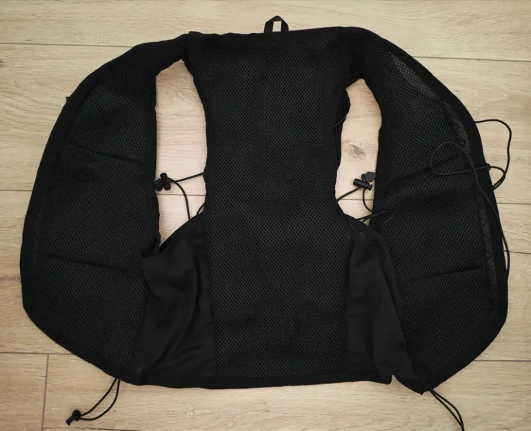 Used Salomon Hydration Vest + 1.5L Hydration Bladder bike — image 5 of 8