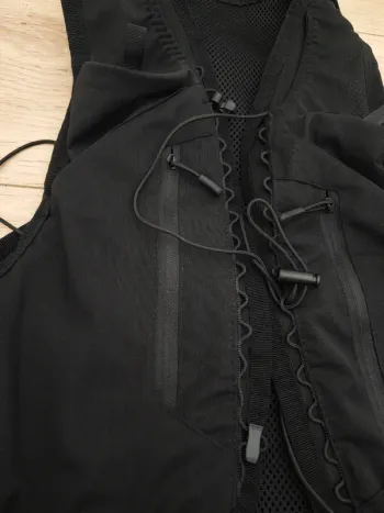 Used Salomon Hydration Vest + 1.5L Hydration Bladder bike — image 3 of 8