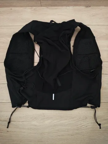 Used Salomon Hydration Vest + 1.5L Hydration Bladder bike — image 2 of 8