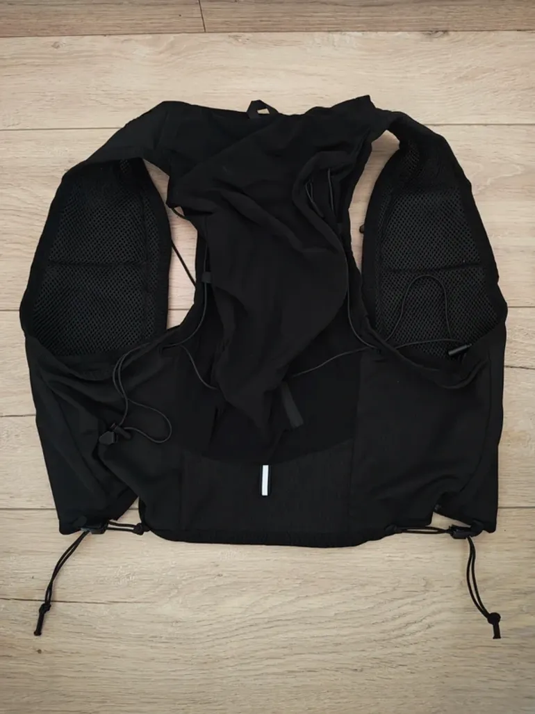Used Salomon Hydration Vest + 1.5L Hydration Bladder bike — image 2 of 8