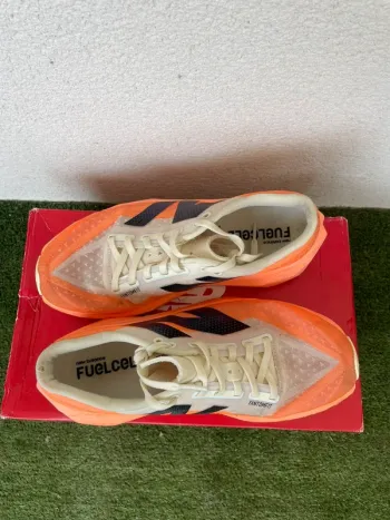 Used New Balance FuelCell Rebel v4 bike — image 5 of 6