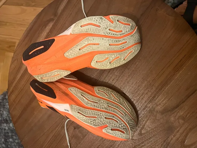 Used New Balance FuelCell Rebel v4 bike — image 5 of 5
