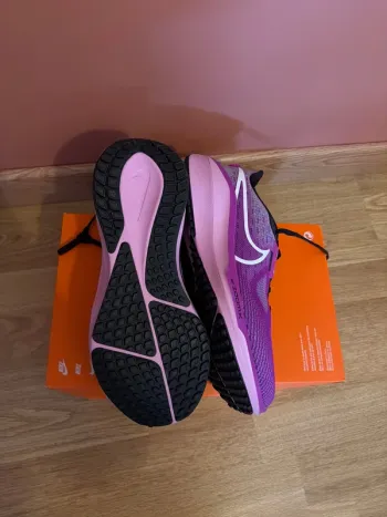 Nike Zoom X Vomero 17 bike usato — immagine 3 di 5