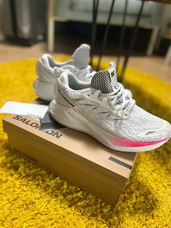 Używany Salomon Aeroglide 4 Running Shoes