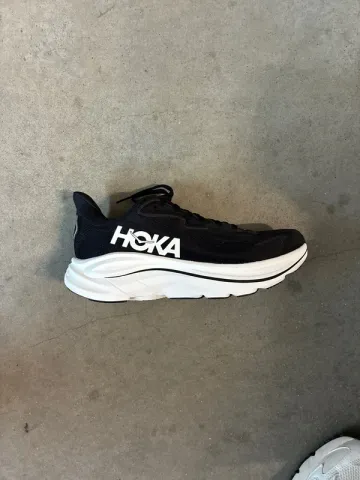 Used Hoka Clifton 10 Running Shoes
